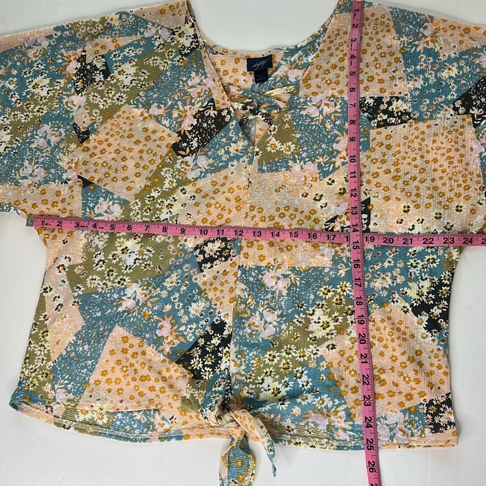 Daytrip Multicolor Patchwork Blouse - Picture 4 of 15